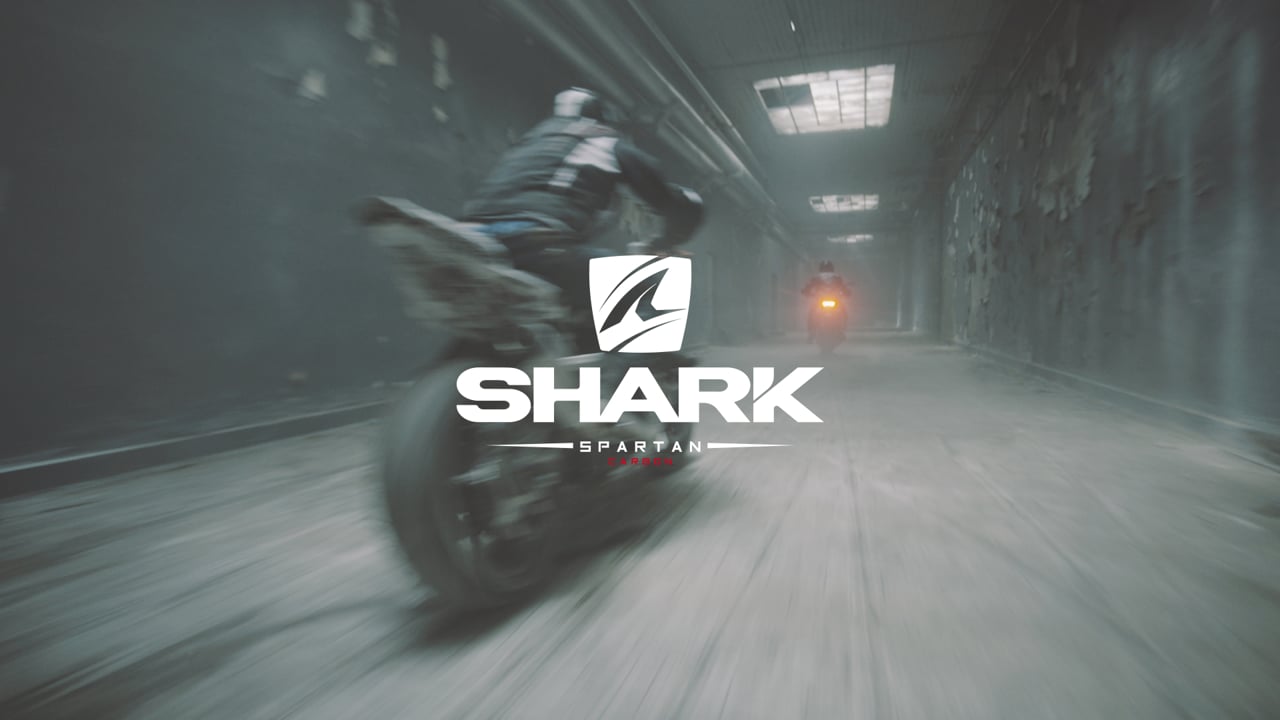 Video Cască Moto Integrală SHARK SPARTAN CARBON SKIN · Negru / Alb 