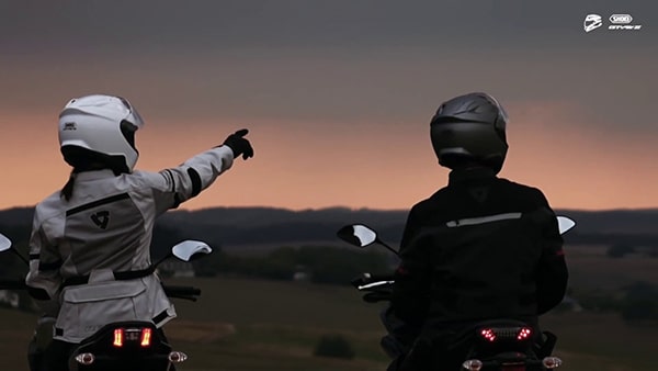 Video Cască Moto Integrală SHOEI GT-Air II EMBLEM TC-1 · Negru / Alb / Roșu 