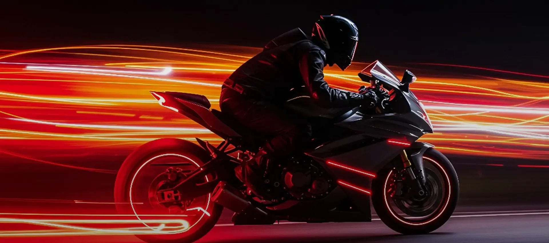 Motocicletă sport în mers, context real pentru frâne moto și plăcuțe de frână