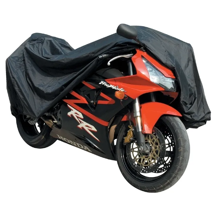 Husă Moto DEFENSE L montată pe motocicletă, în cadru real