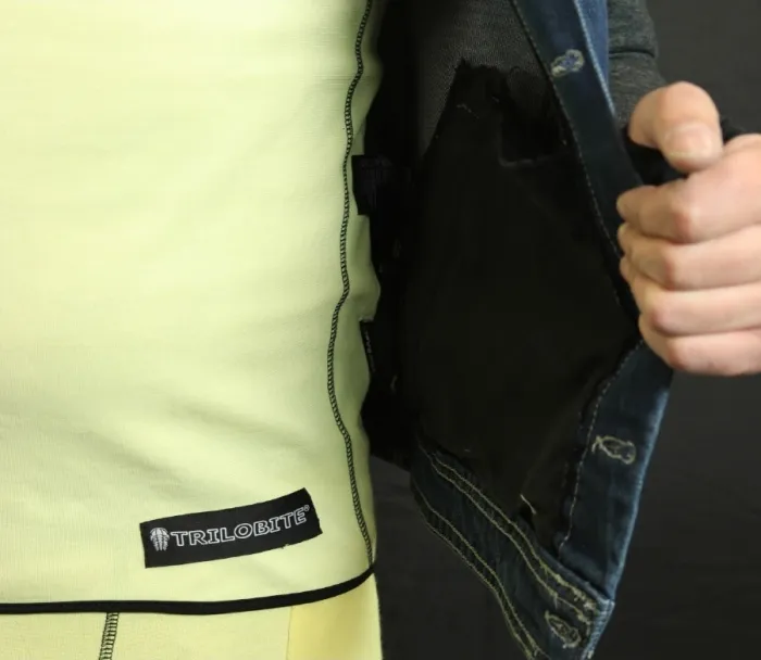 TRILOBITE SKINTEC purtat ca strat de bază sub geacă