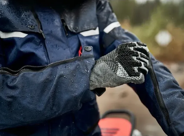 REVIT Outback 4 H2O într-un cadru real, pe vreme umedă