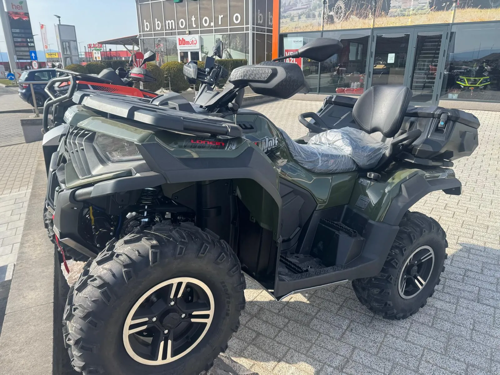 ATV Loncin XWolf fotografiat outdoor la BBMoto