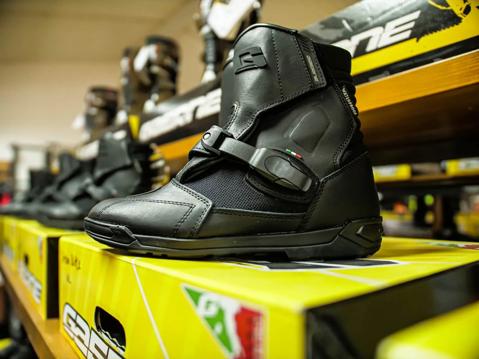 GAERNE G-STELVIO fotografiate în showroom