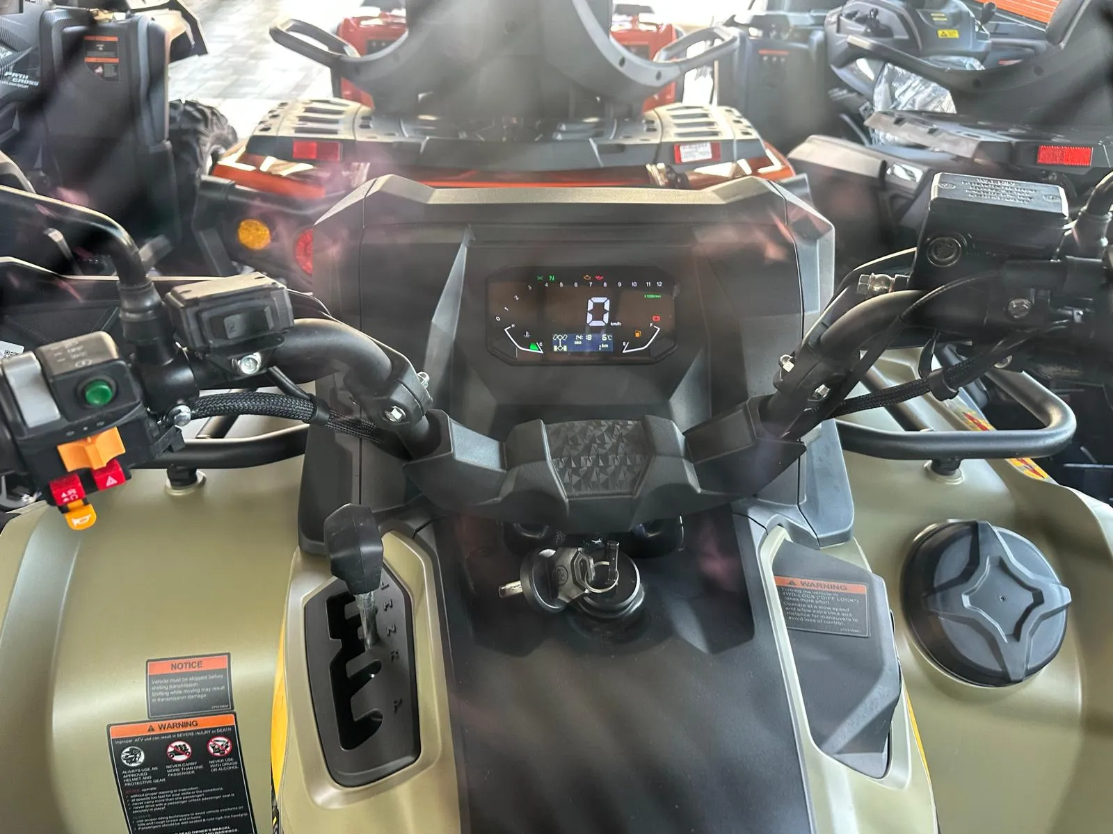 ATV-uri în showroomul BBMoto ATV Otopeni